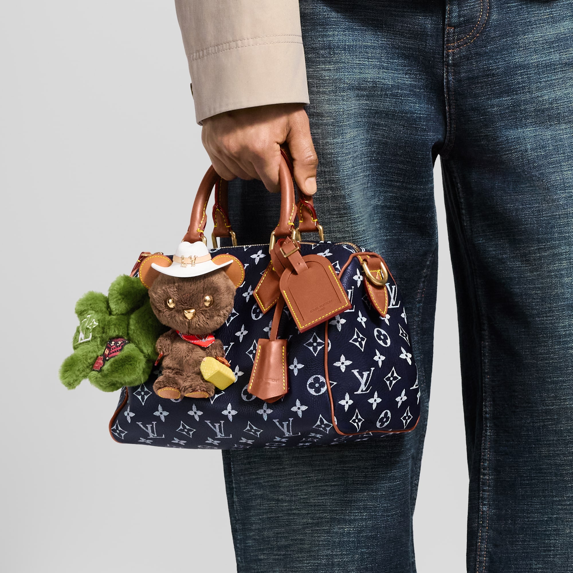 Charm de Bolsa LV Lucky Trefoil S00 - For Him | LOUIS VUITTON ®